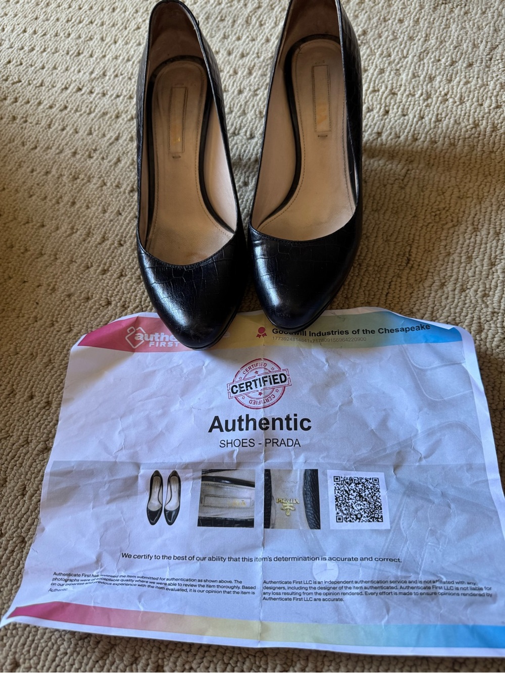 Auth Prada Black Pointed-Toe Leather Pumps